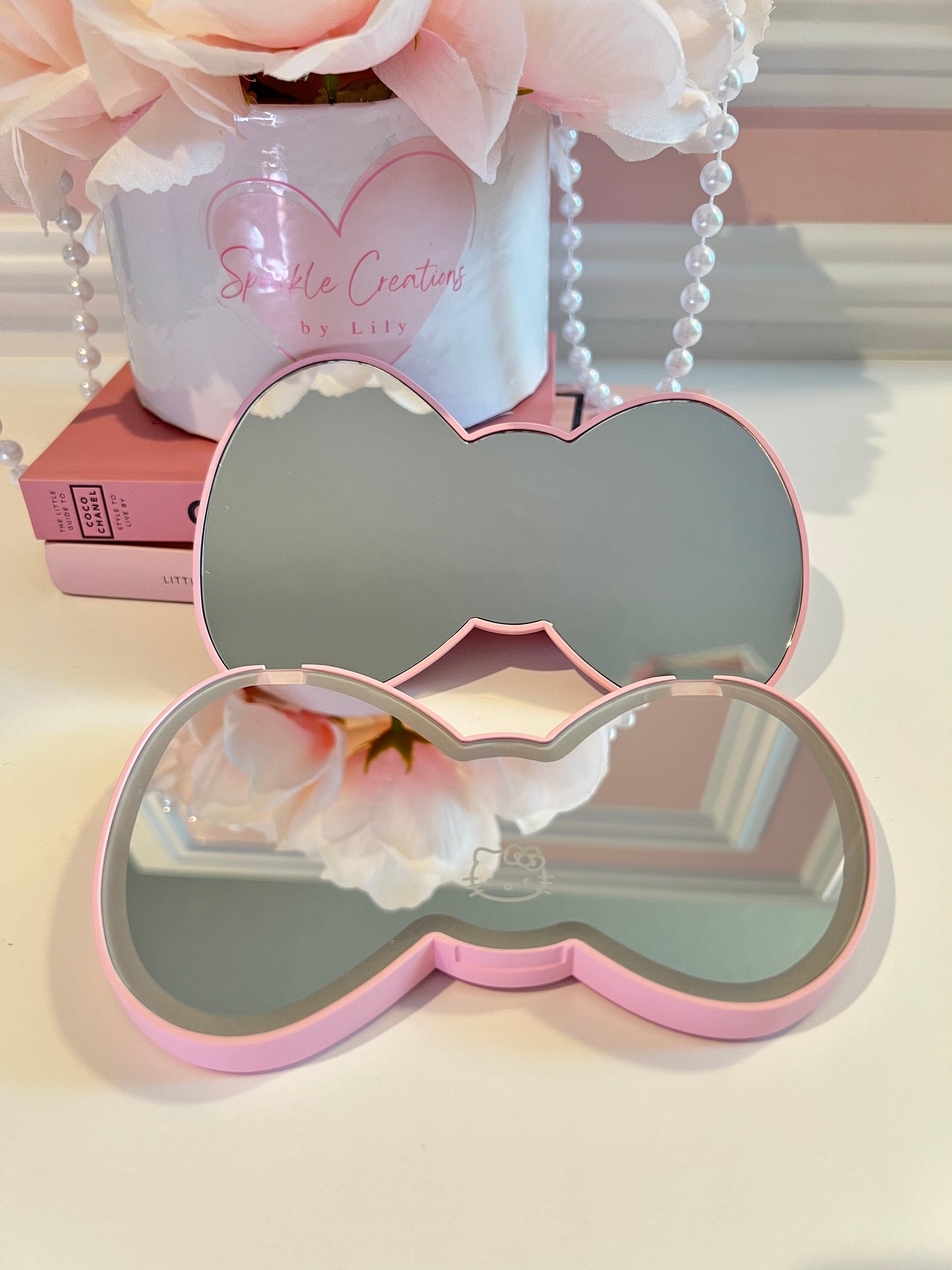 Bow LED Compact Mirror